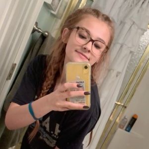 Meet your Posher, Madalynn